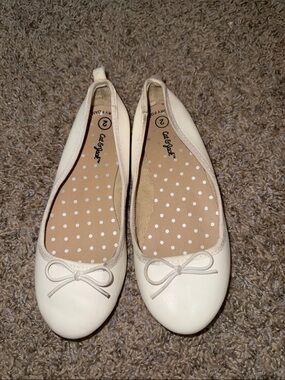 Cat & Jack Cream Ballet Flats with Bow Detail